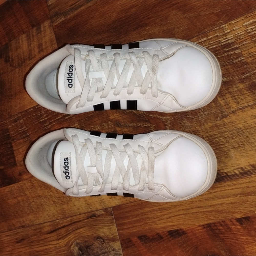 Women's Size 9 Adidas Grand Court Sneakers